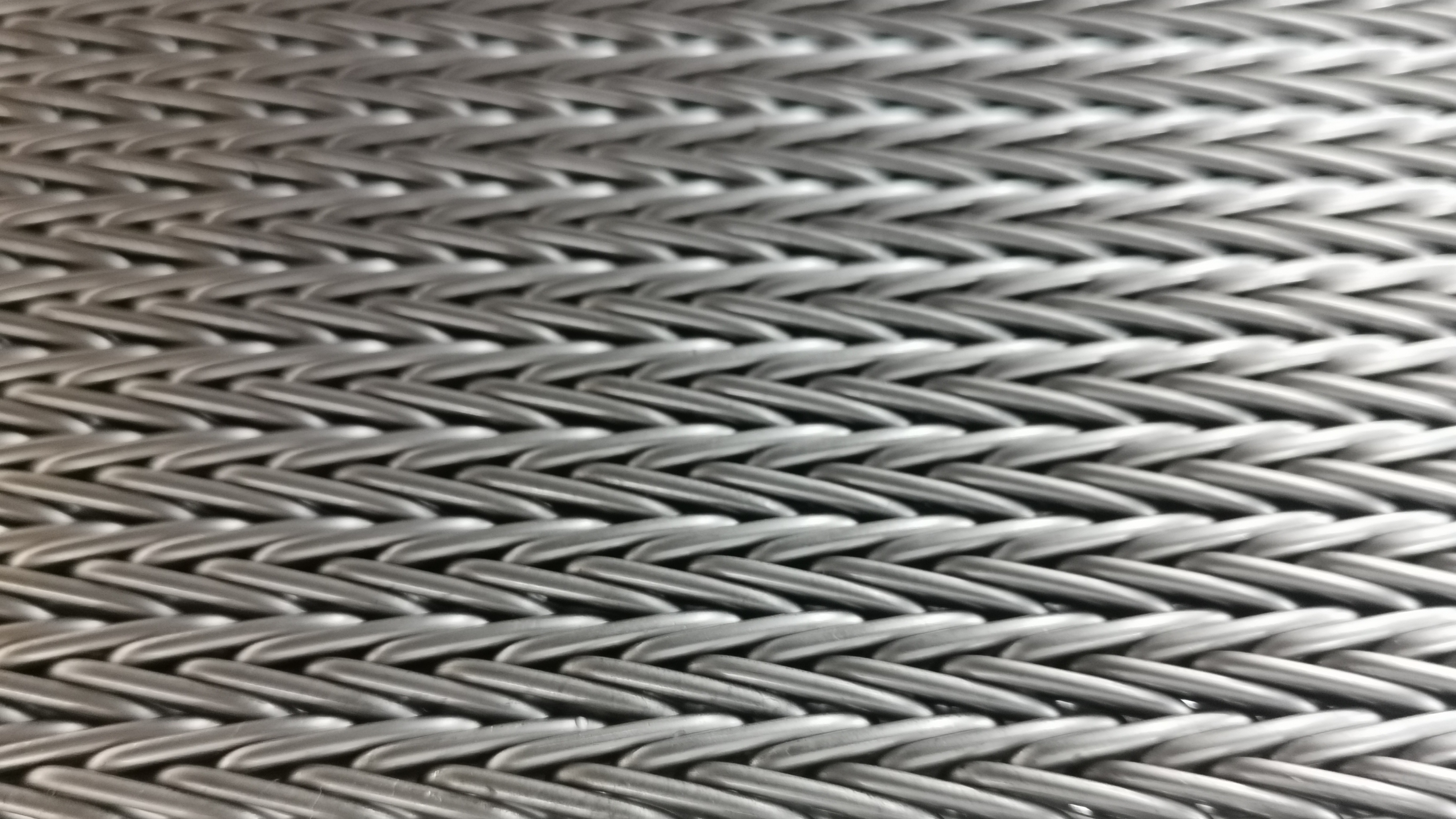 熱處理人字形網(wǎng)帶如何對(duì)接呢?